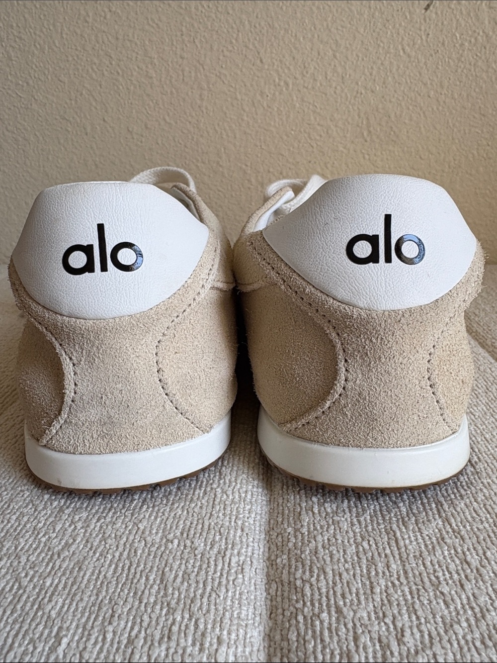 ALO Sunset Sneaker Suede Low-Top size W 8.5 M7 - Picture 6 of 7
